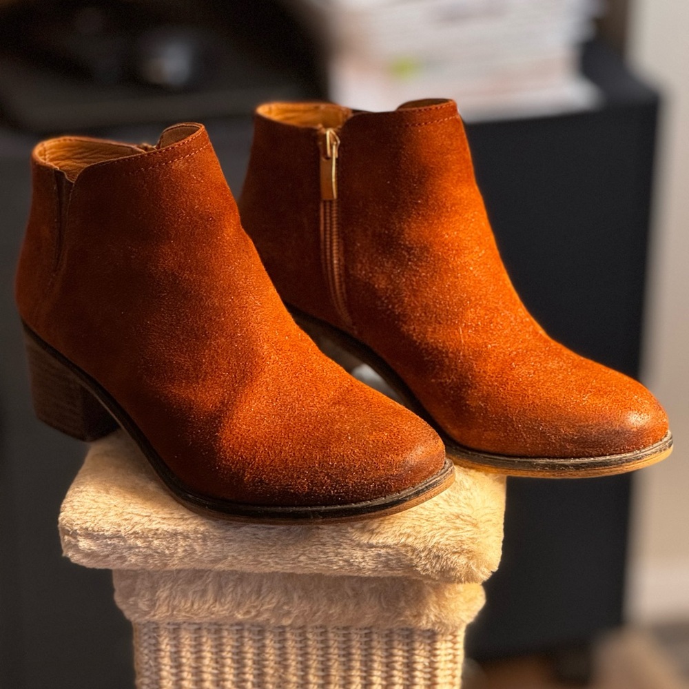 Leather booties 6.5